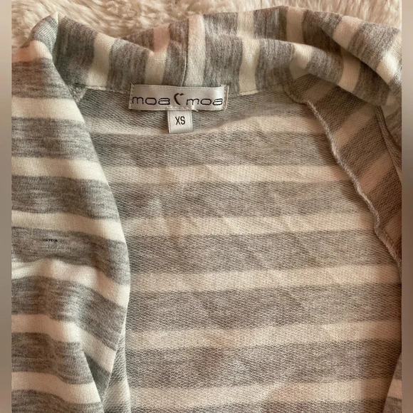 Dry Goods Cardigan Gray and White Strips front open, lightweight, pockets XS - Picture 5 of 6